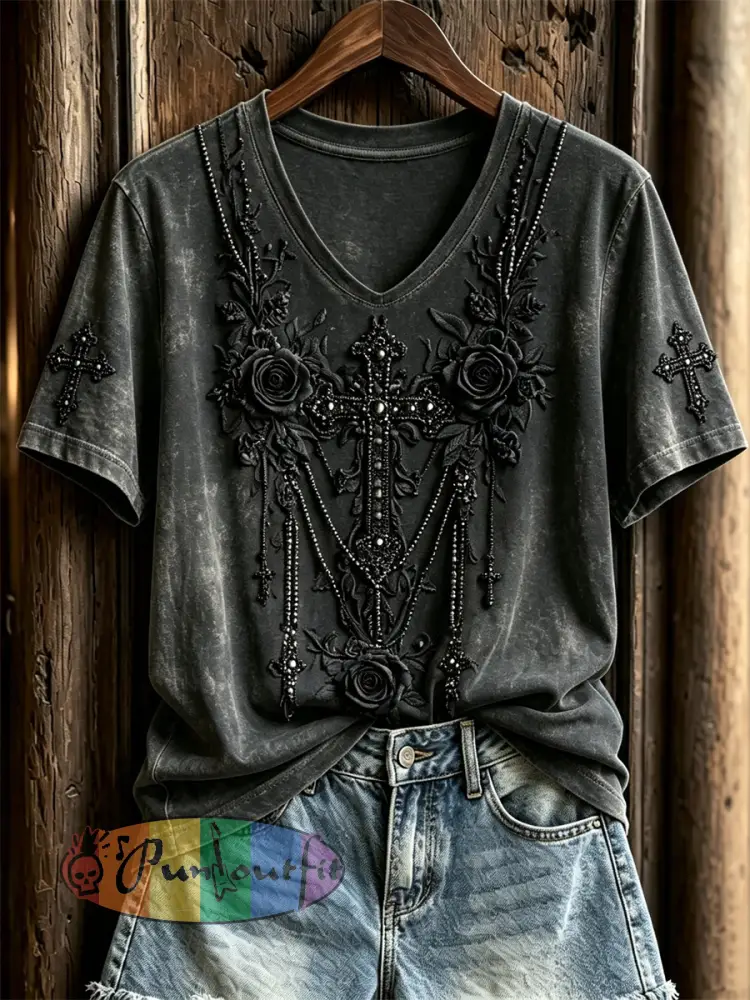 Women’s Classy Gothic Cross & Black Roses Art Print short-sleeved T-shirt - Black · S