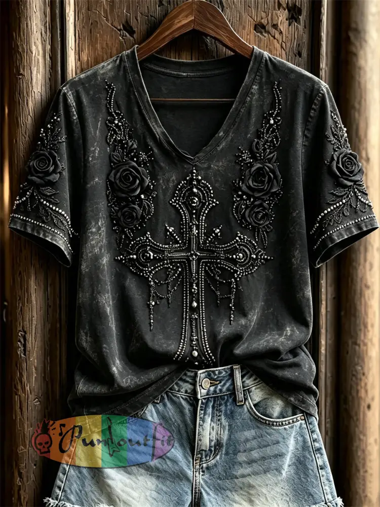 Women’s Classy Gothic Cross & Black Roses Art Print short-sleeved T-shirt - Black · S