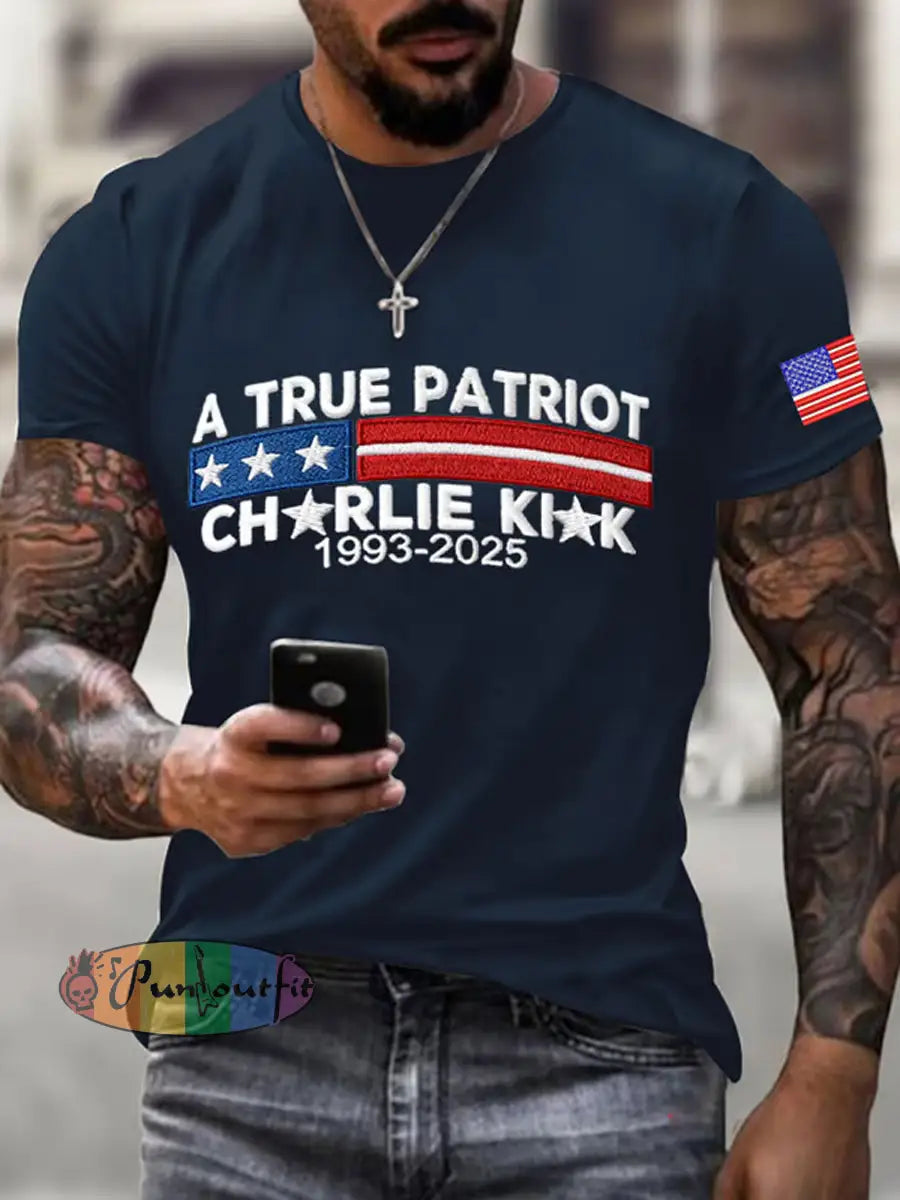Men’s Commemorative Leader A true Patriot Print T-Shirt Navy Blue / S